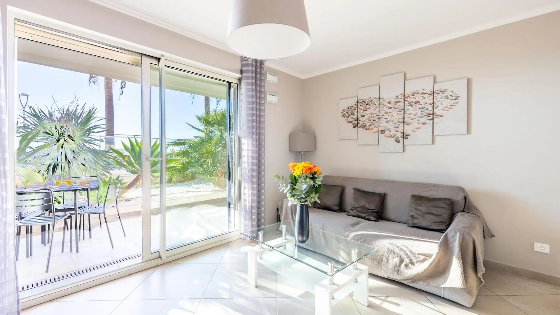 Apartment Le Midi 8 By Estates Cannes