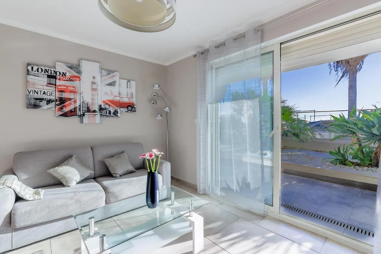 Le Midi 8 By Estates Cannes