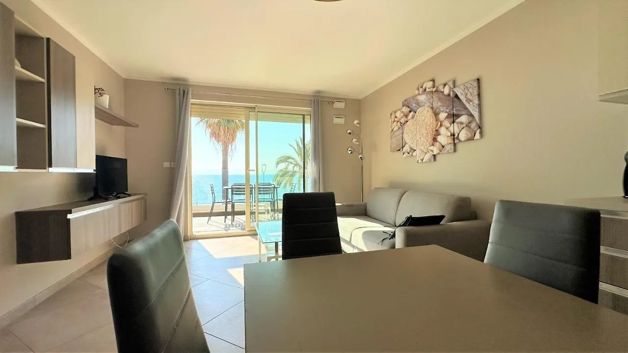 Le Midi 8 By Estates Cannes Apartman