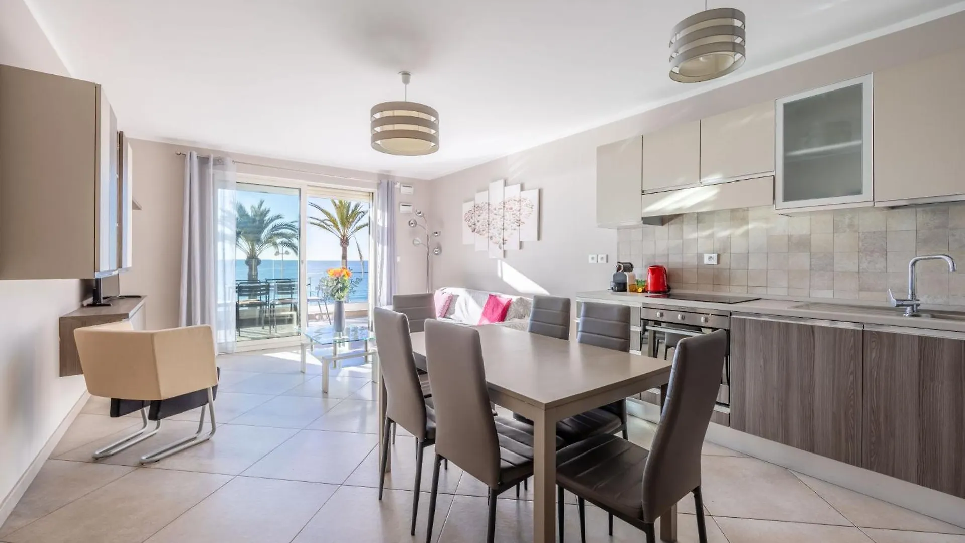 Le Midi 8 By Estates Cannes