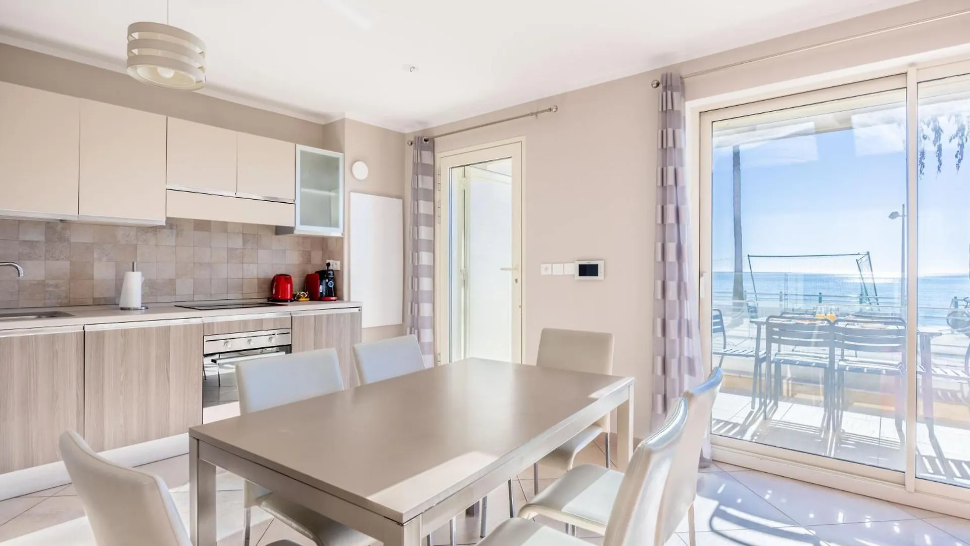 Le Midi 8 By Estates Cannes