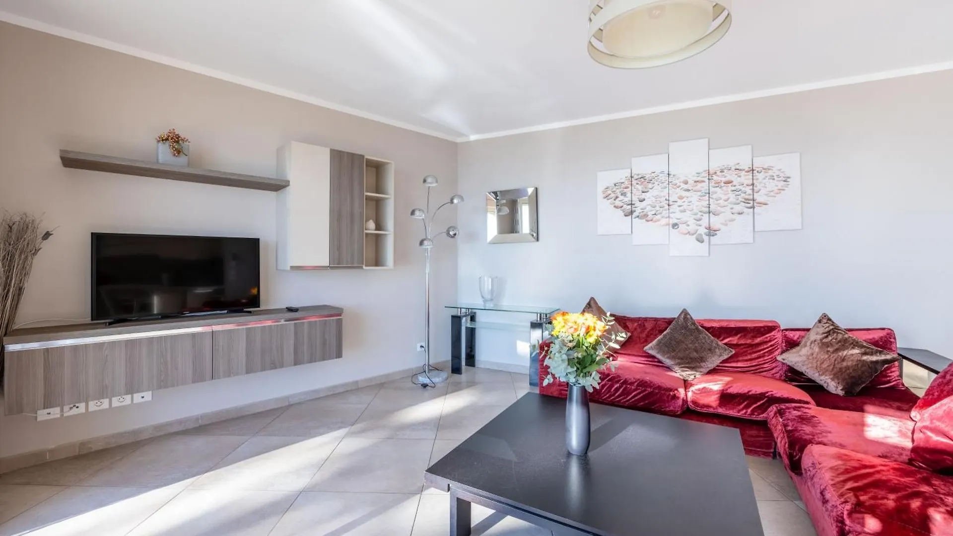 Le Midi 8 By Estates Cannes Apartman